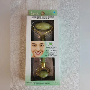 New in  box Lori Jade Face Massage Roller Beauty Face Treatment